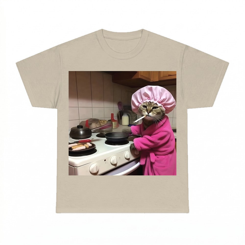 Funny Housewife Cat T-Shirt - Gildan Unisex Tee