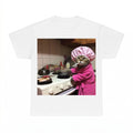 Funny Housewife Cat T-Shirt - Gildan Unisex Tee